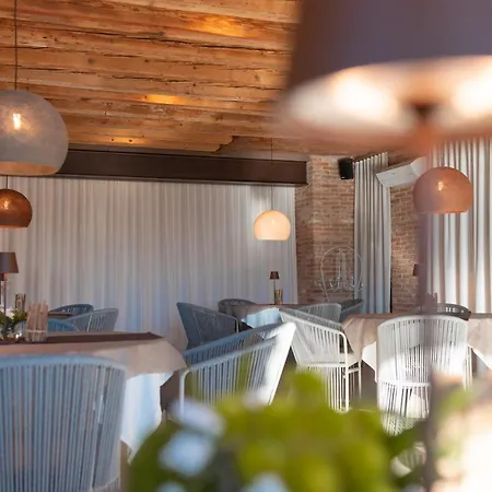 Borghetto San Biagio Relais 4* ティエーネ