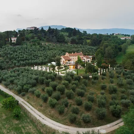 Borghetto San Biagio Relais 4* ティエーネ